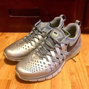Nike Fingertrap Max Metallic Grey Size 10.5